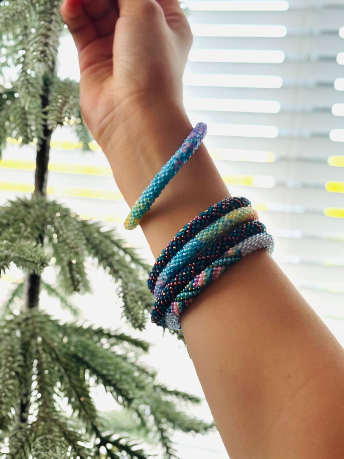 Handcrafted Glass Bead Bracelet- FOREST LIGHT 🚦