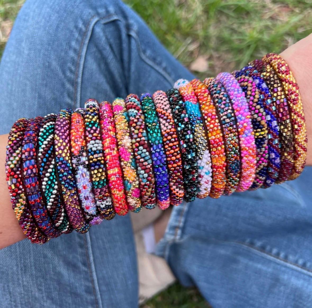 Handcrafted Glass Bead Bracelet- FOREST LIGHT 🚦